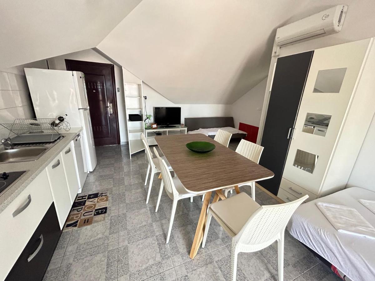 Apartman Sanda 2 Promajna